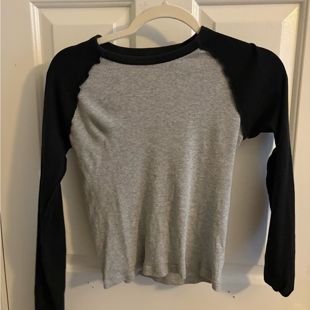 Brandy Melville Black and Gray Long Sleeve Tee